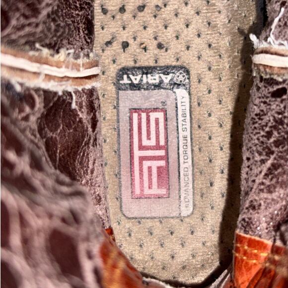 Ariat Womens "Legend Spirit" Square Toe Studs and Crosses Western Boots size 8 - Picture 9 of 16